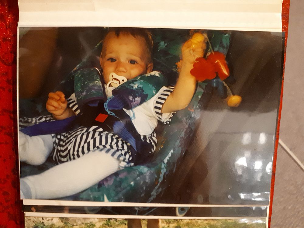 Baby im Kinderistz 1991