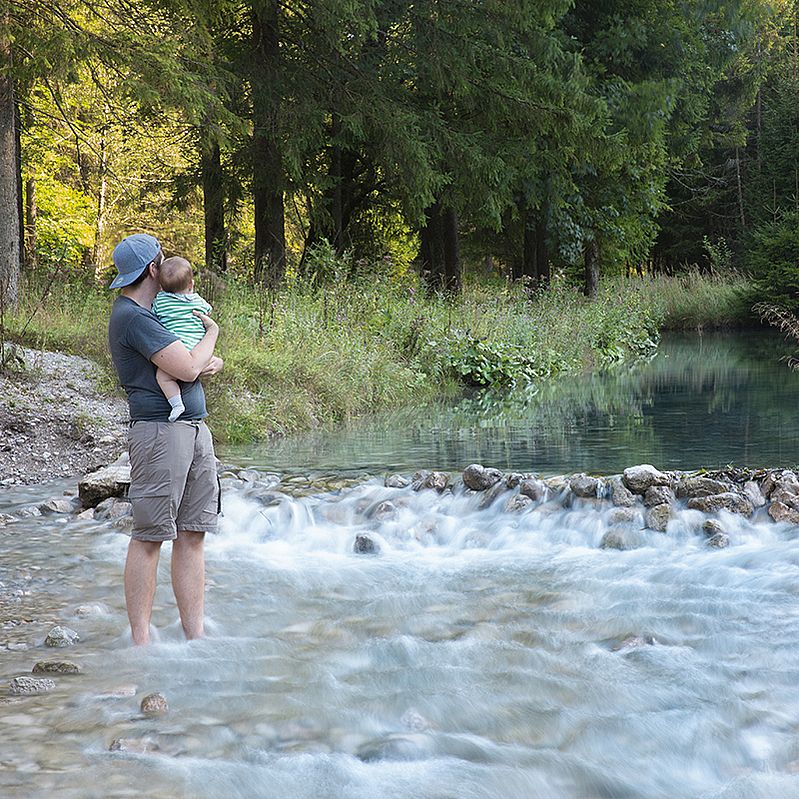 Vater und Sohn im ´Cumberland Wildpark Grünau